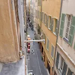 Vecchio Droite ニース